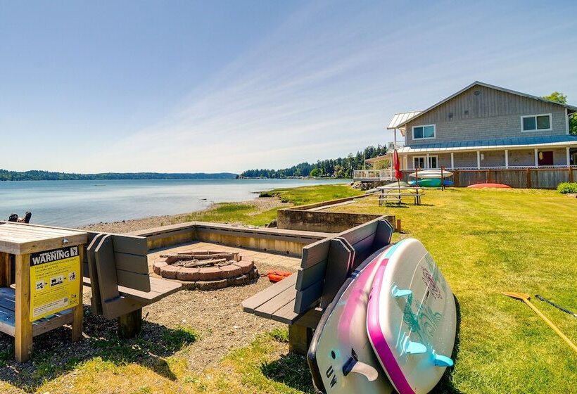Waterfront Hood Canal Cottage: Steps To The Beach!
