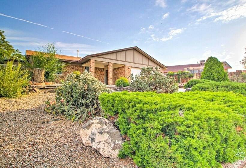 Albuquerque Home: Close To Hiking & Old Town!