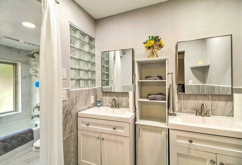 Albuquerque Home: Close To Hiking & Old Town!