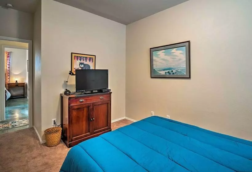 Austin Home W/ 2 Furnished Decks & Lake Views