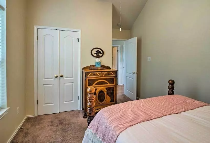 Austin Home W/ 2 Furnished Decks & Lake Views