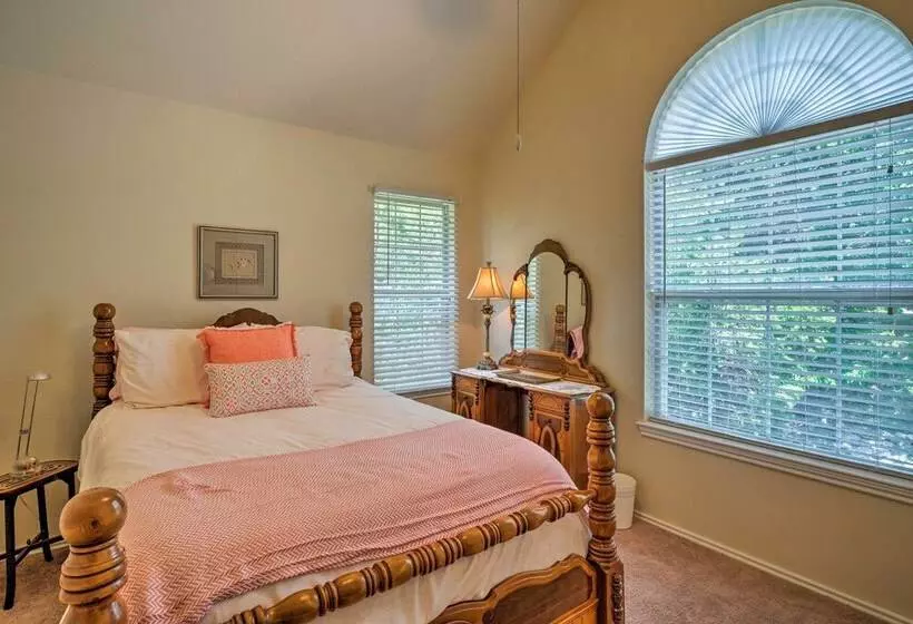 Austin Home W/ 2 Furnished Decks & Lake Views