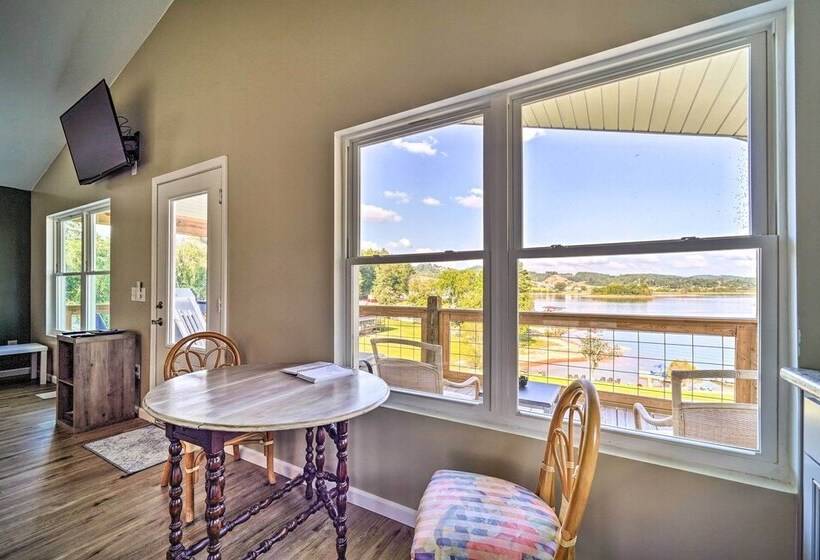 Bean Station Cottage: Unobstructed Lake Views