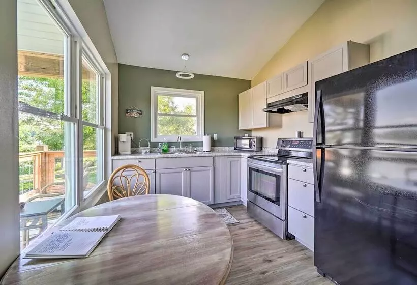 Bean Station Cottage: Unobstructed Lake Views