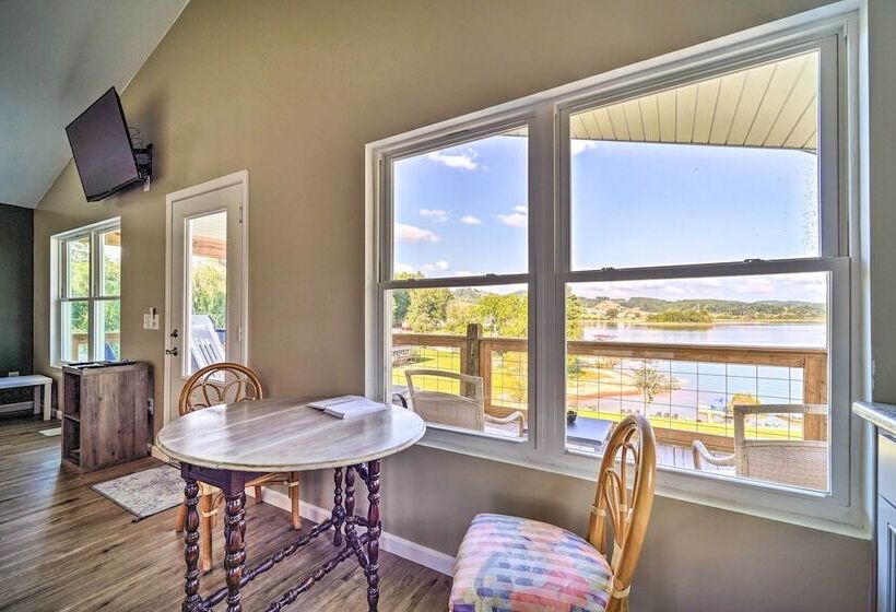 Bean Station Cottage: Unobstructed Lake Views