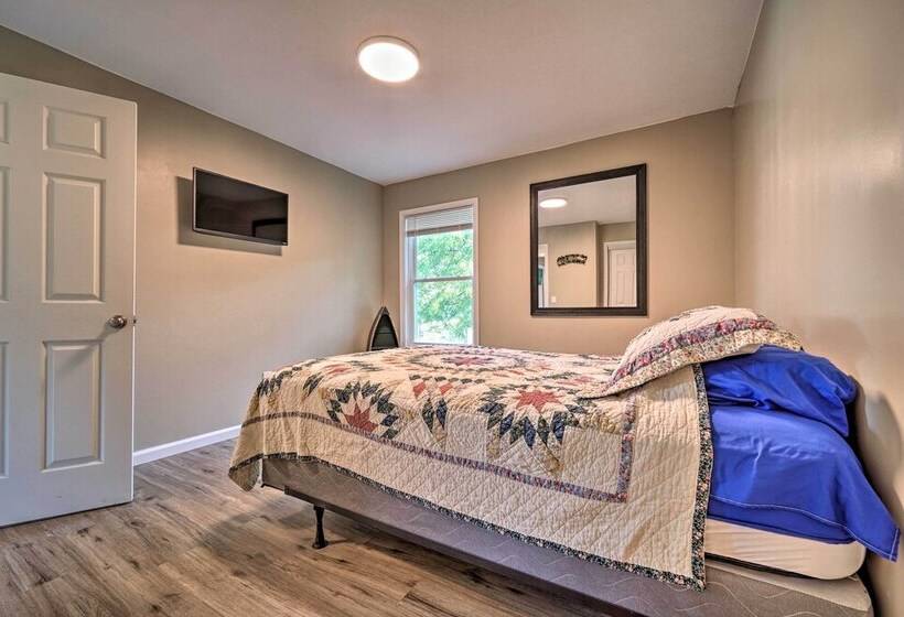 Bean Station Cottage: Unobstructed Lake Views