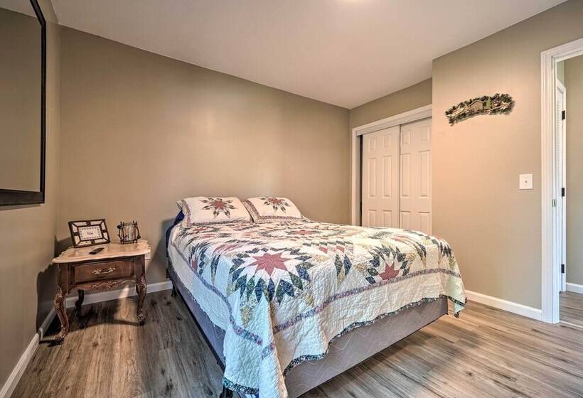 Bean Station Cottage: Unobstructed Lake Views