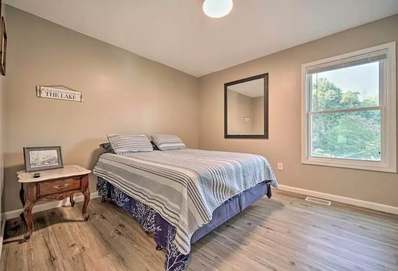 Bean Station Cottage: Unobstructed Lake Views