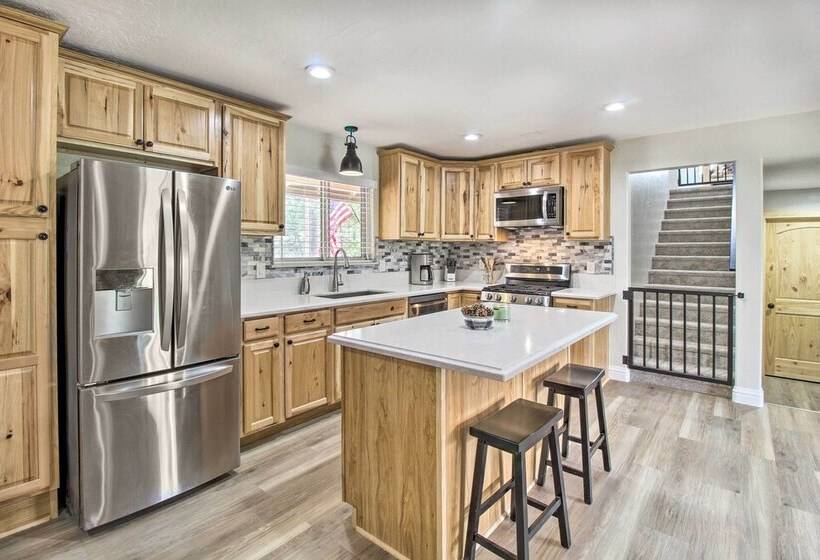 Game Room & Wooded Views: Pinetop Cabin!