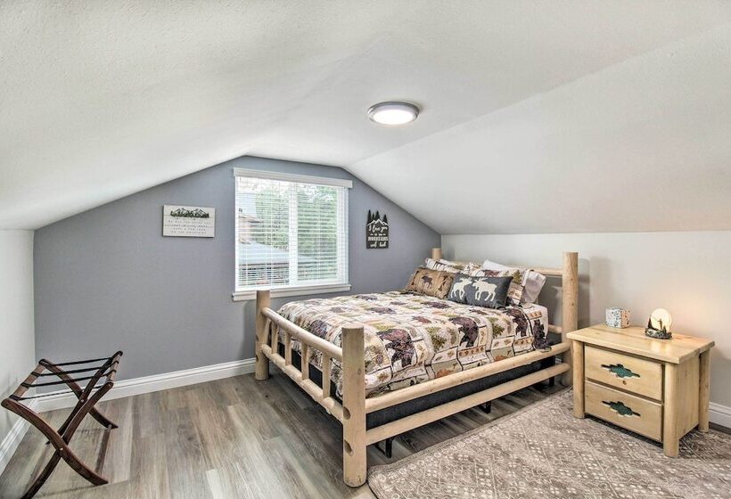 Game Room & Wooded Views: Pinetop Cabin!