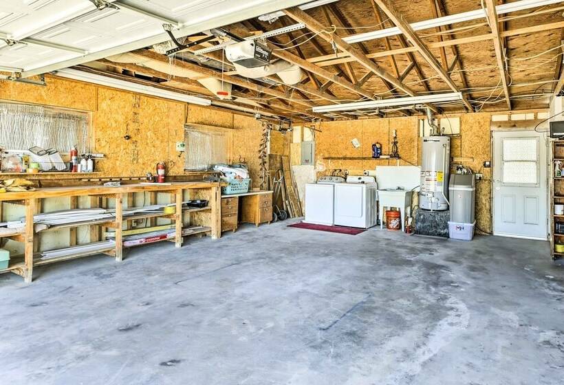 Bullhead City Home   Near Colorado River!