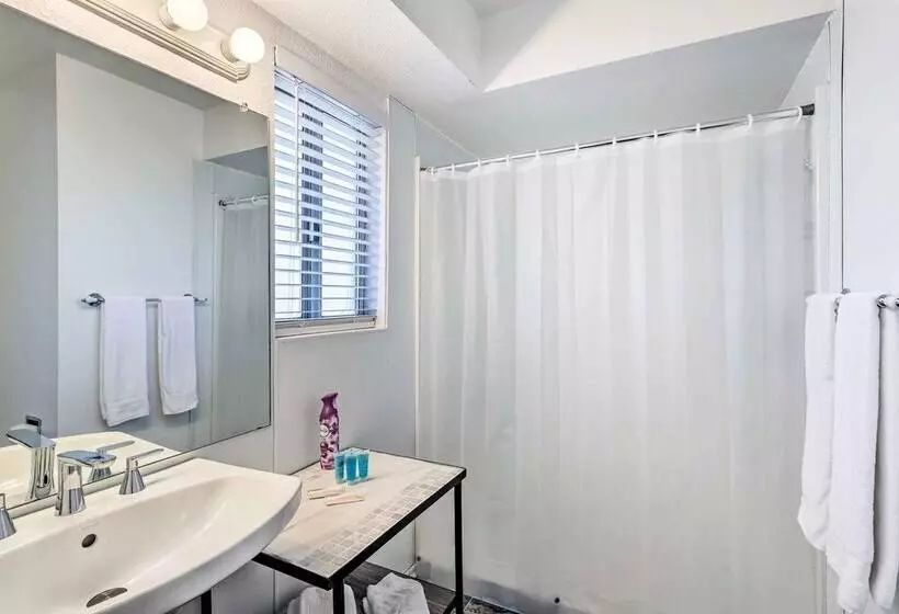 Bullhead City Home   Near Colorado River!