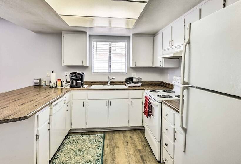 Bullhead City Home   Near Colorado River!