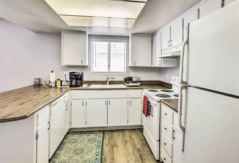 Bullhead City Home   Near Colorado River!