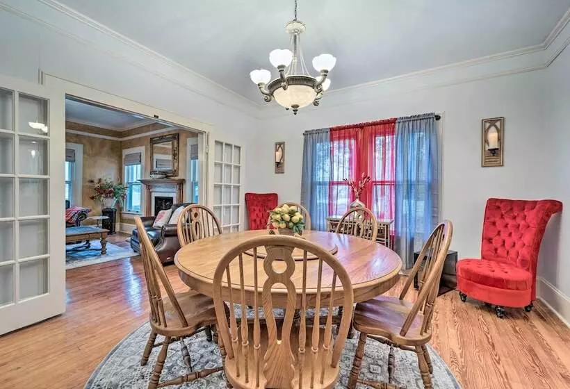 Burgaw House W/ Large Covered Porch & Swing!