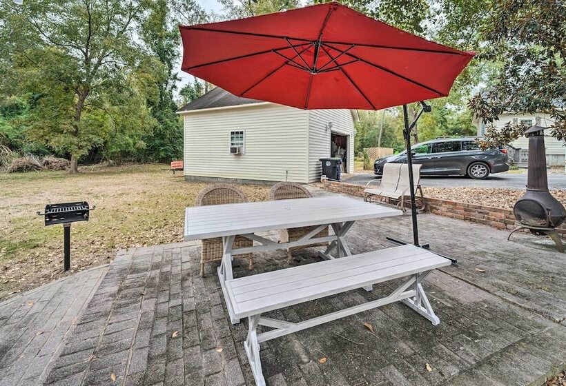 Burgaw House W/ Large Covered Porch & Swing!