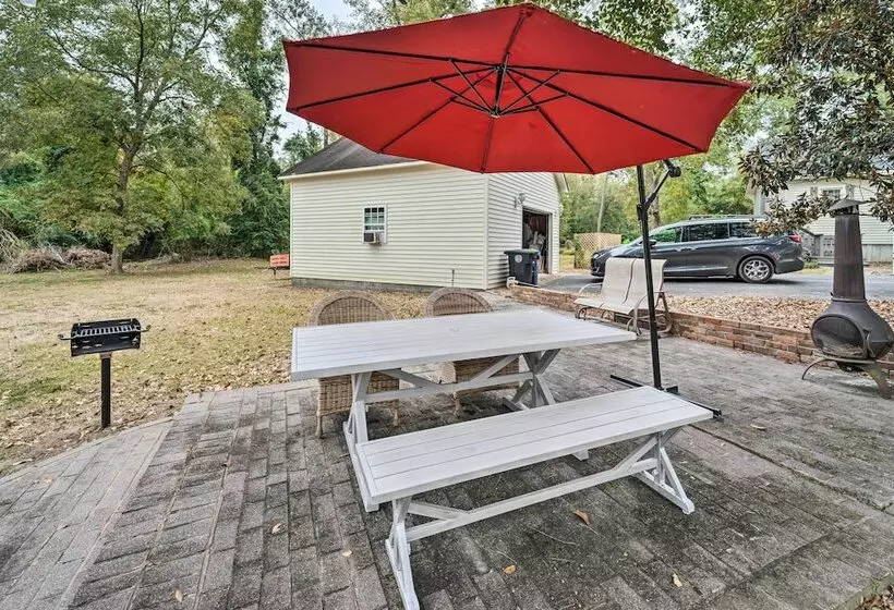Burgaw House W/ Large Covered Porch & Swing!