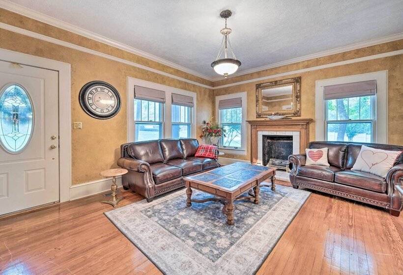 Burgaw House W/ Large Covered Porch & Swing!