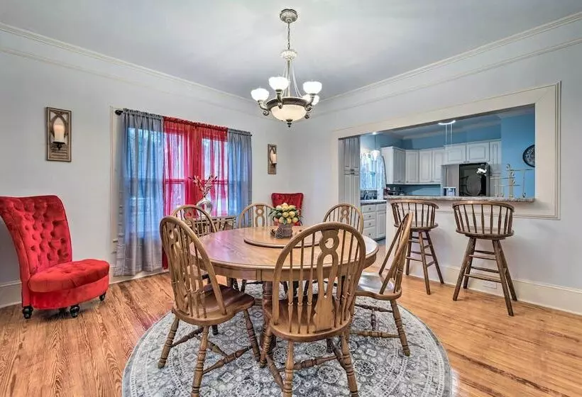 Burgaw House W/ Large Covered Porch & Swing!