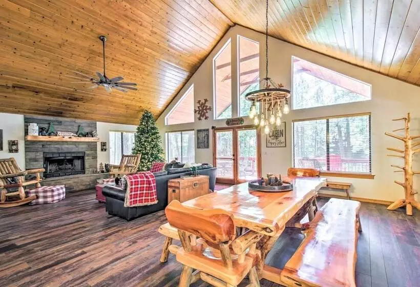 Pinetop Retreat W/ Fire Pit & Game Room!