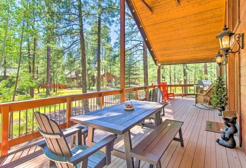 Pinetop Retreat W/ Fire Pit & Game Room!