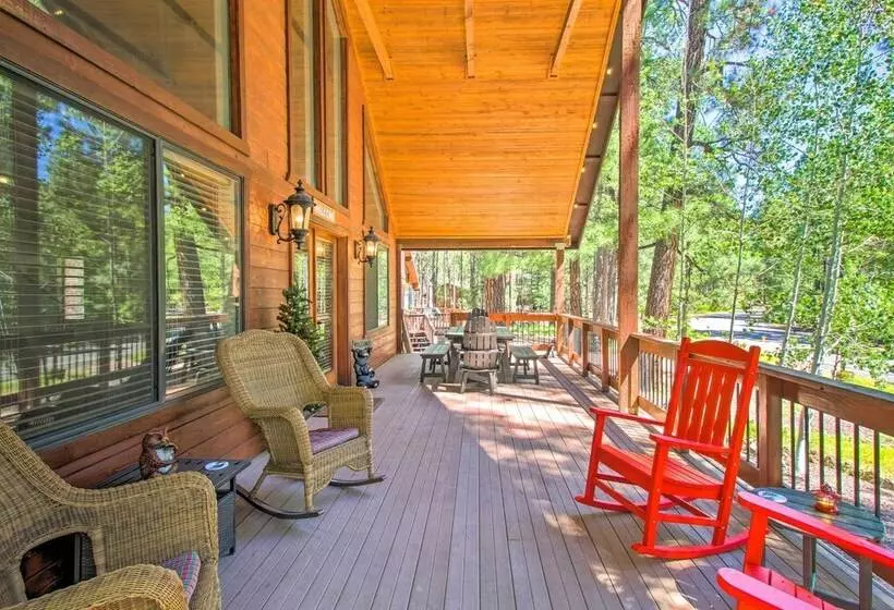 Pinetop Retreat W/ Fire Pit & Game Room!