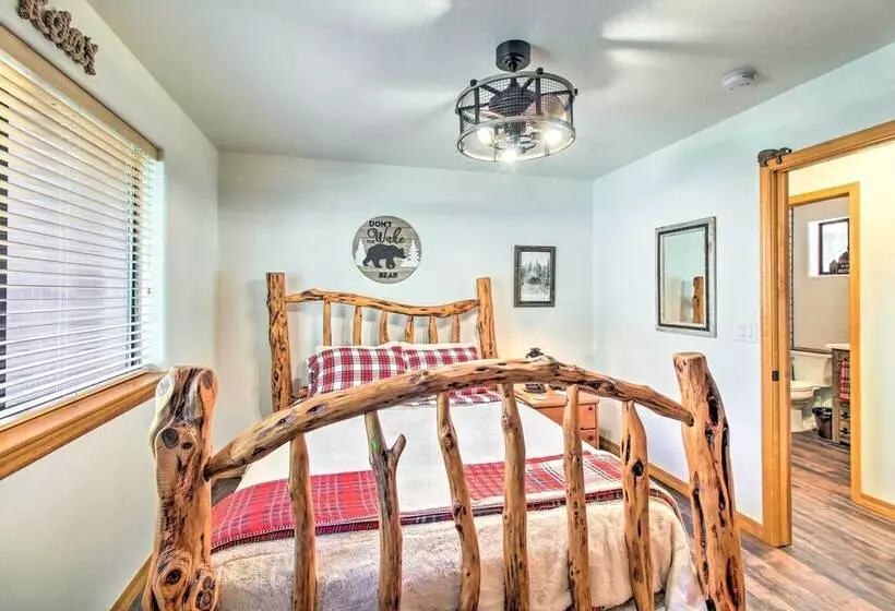 Pinetop Retreat W/ Fire Pit & Game Room!