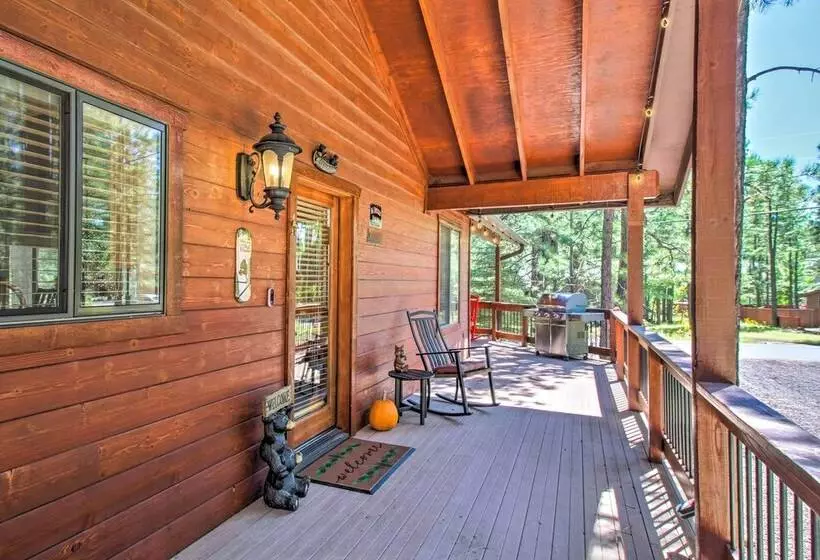 Pinetop Retreat W/ Fire Pit & Game Room!