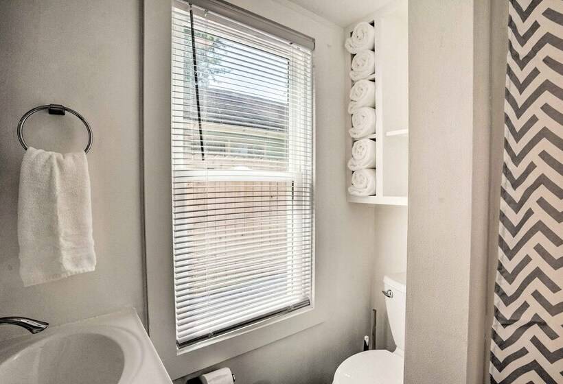 Chic Cottage W/ Private Yard: Steps To Beach!