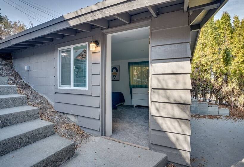 Colorful Lake Chelan Home W/ Saltwater Pool!