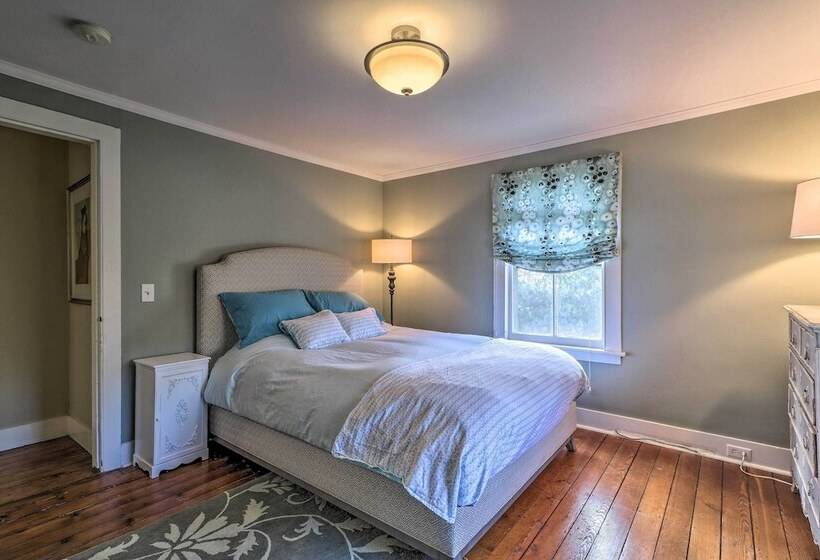 Cozy Litchfield House W/ Fenced In Yard & Fire Pit