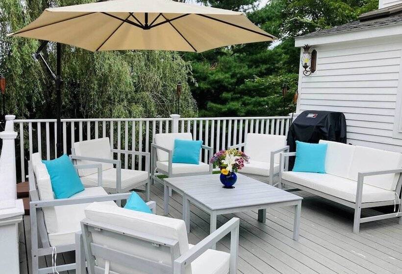 Cozy Litchfield House W/ Fenced In Yard & Fire Pit