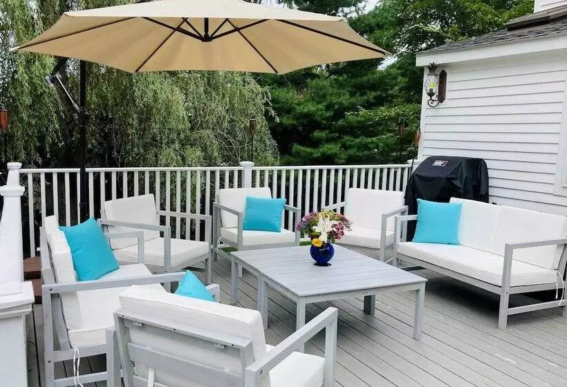 Cozy Litchfield House W/ Fenced In Yard & Fire Pit