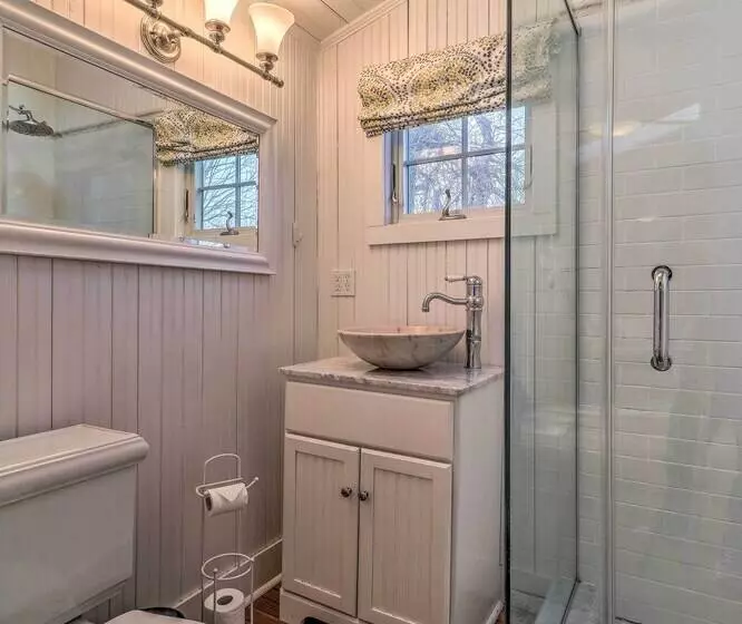 Cozy Litchfield House W/ Fenced In Yard & Fire Pit