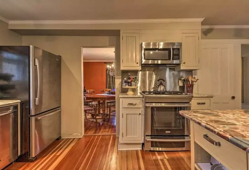 Cozy Litchfield House W/ Fenced In Yard & Fire Pit