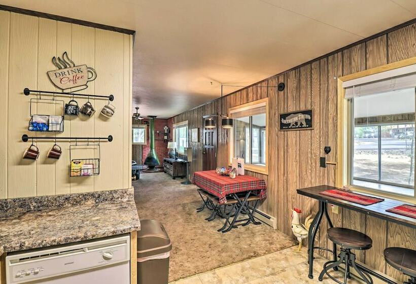 Show Low Cabin W/ Fire Pit: Near Hiking!