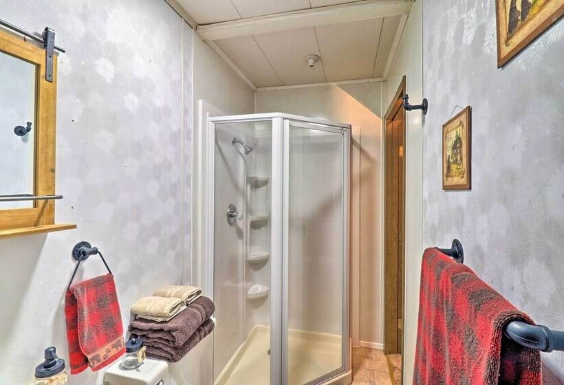 Show Low Cabin W/ Fire Pit: Near Hiking!