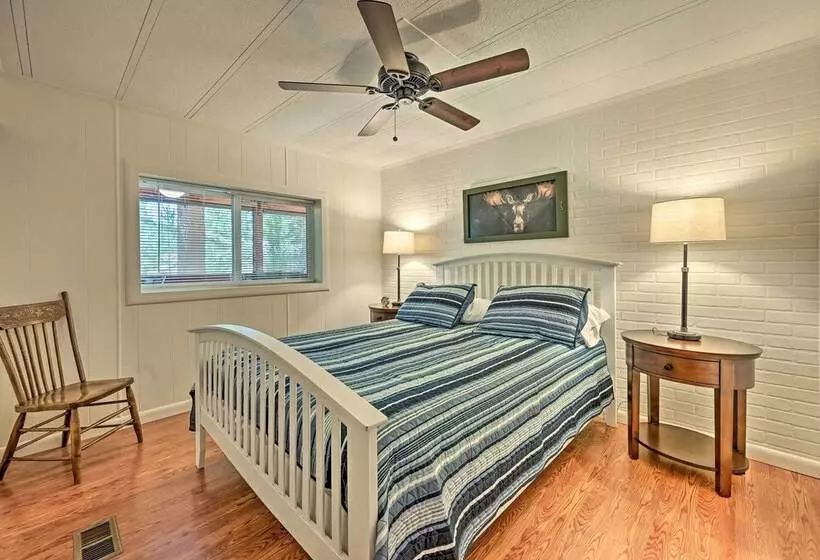 Dog Friendly Munds Park Cabin W/ Deck!