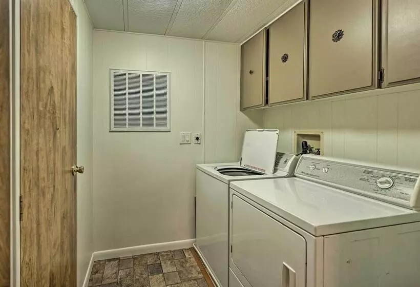 Dog Friendly Munds Park Cabin W/ Deck!