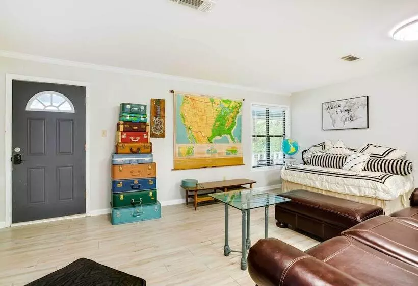 Doyline Cottage W/ Large Porch & Lake Access!