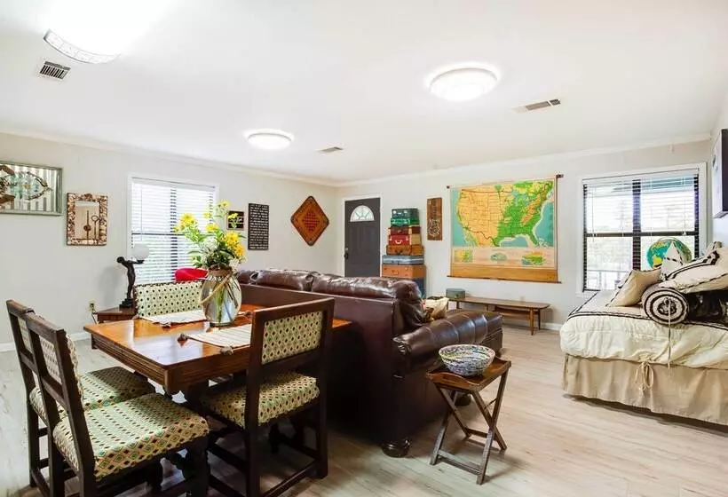 Doyline Cottage W/ Large Porch & Lake Access!