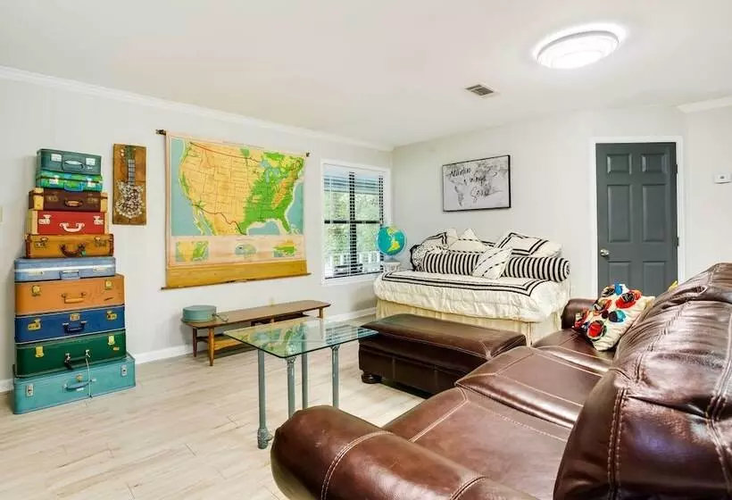 Doyline Cottage W/ Large Porch & Lake Access!