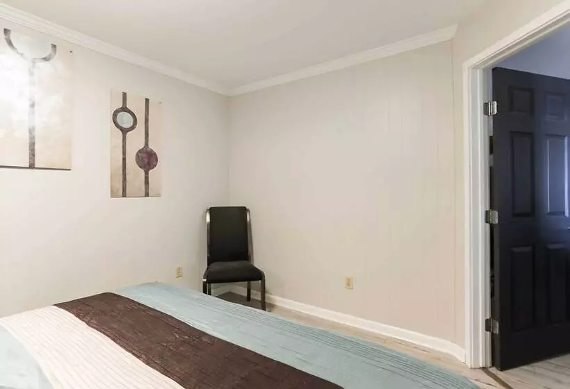 Doyline Cottage W/ Large Porch & Lake Access!