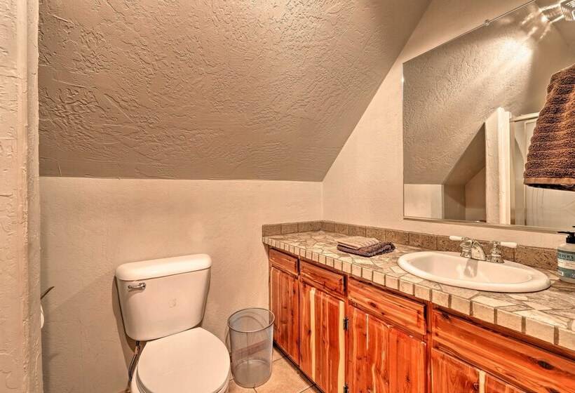 Eureka Springs Area Cabin W/ Deck + 7 Acres!