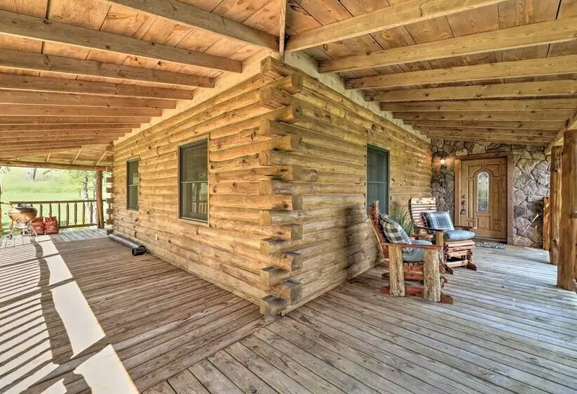 Eureka Springs Area Cabin W/ Deck + 7 Acres!