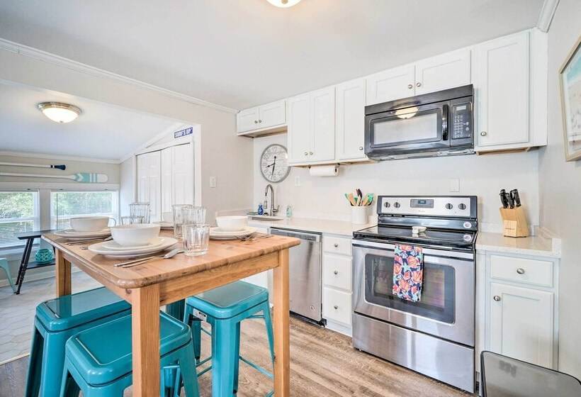 Duplex Unit < 2 Mi To Fishing & Beach Access