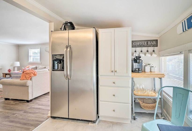 Duplex Unit < 2 Mi To Fishing & Beach Access