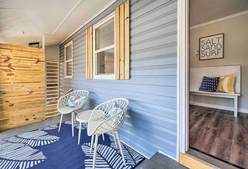 Duplex Unit < 2 Mi To Fishing & Beach Access