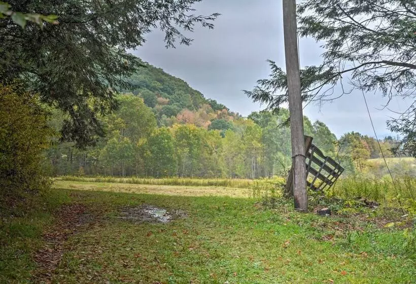 Great Valley Home W/ On Site Pond, 7 Mi To Skiing!