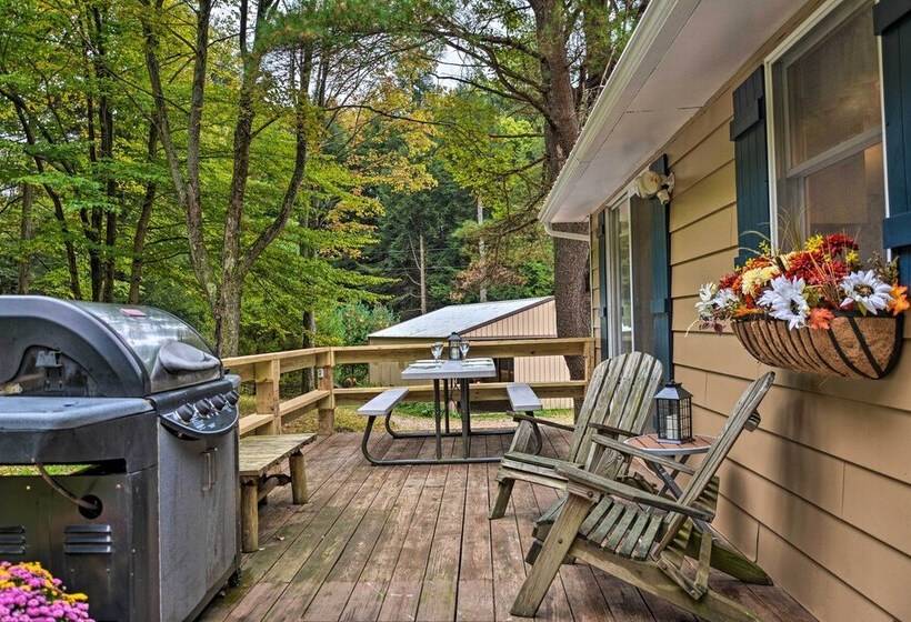 Great Valley Home W/ On Site Pond, 7 Mi To Skiing!